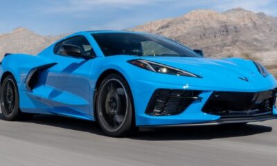 Corvette C8 header blue